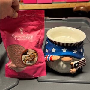 Pink Zebra Stars and Stripes Gnome Wax Warmer With 1 Bag Of Wax Melts NIB